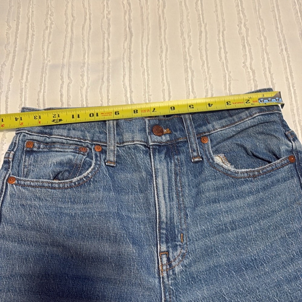 ⭐️ EUC Madewell Slim Crop Boy Jean Chewed Hem - SIZE 2 - Picture 11 of 13